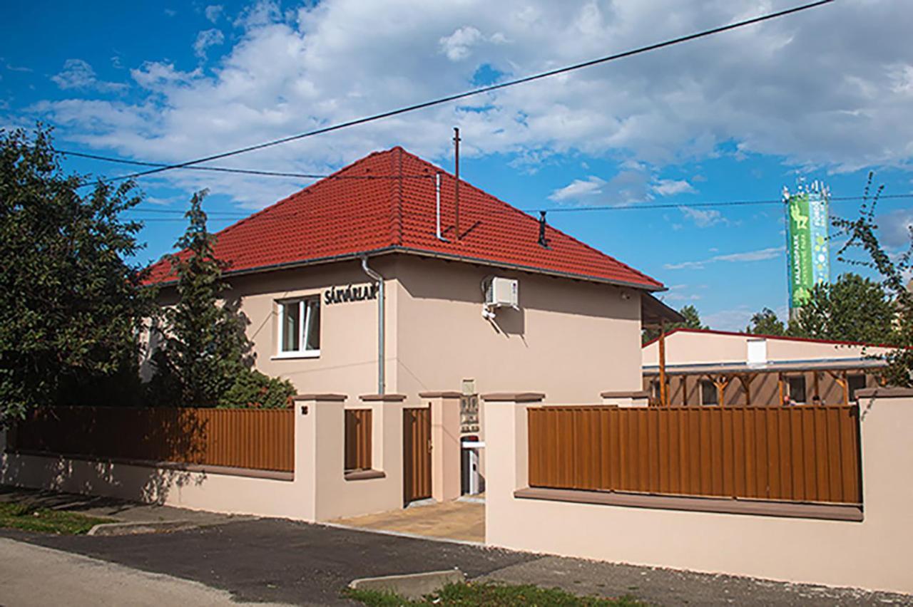 Sarvarlak Apartmanhaz Екстер'єр фото